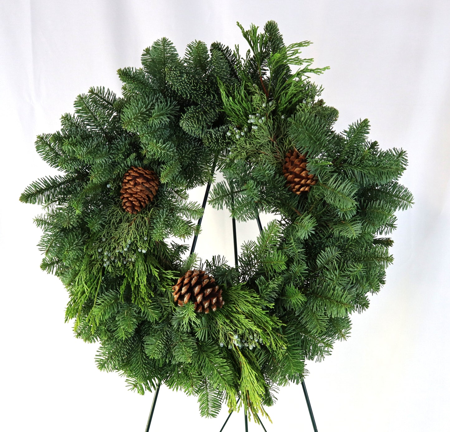Mixed Noble Wreath 26"